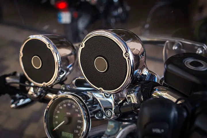 How to Fix Crackling and Popping Noises on Motorcycle Speakers