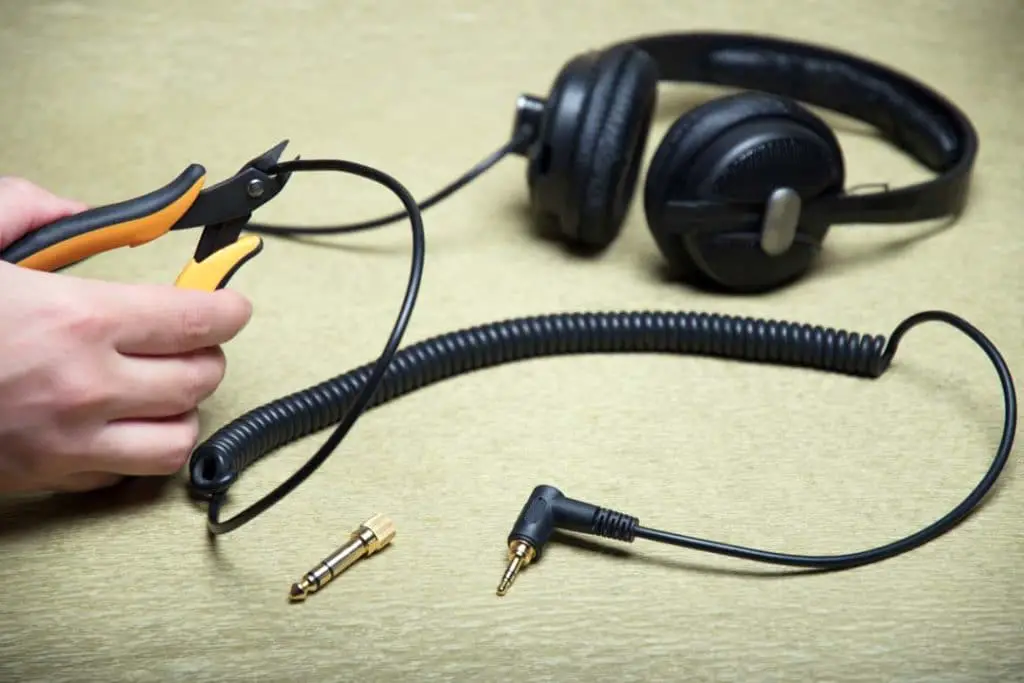 How to fix a worn-out headphone jack