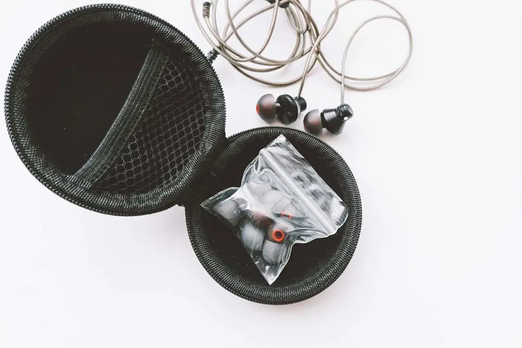 How to prevent earbud tips from falling off