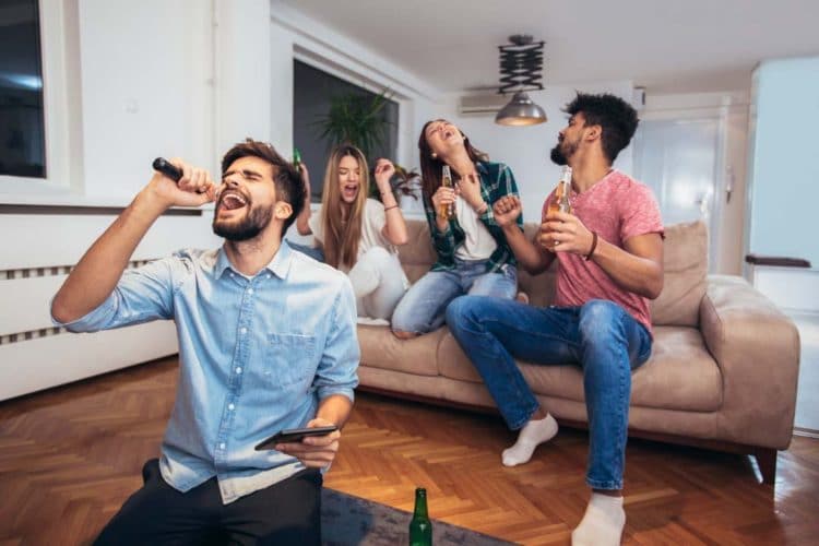 How to Connect Karaoke to Smart TV With and Without Apps Audio MAV
