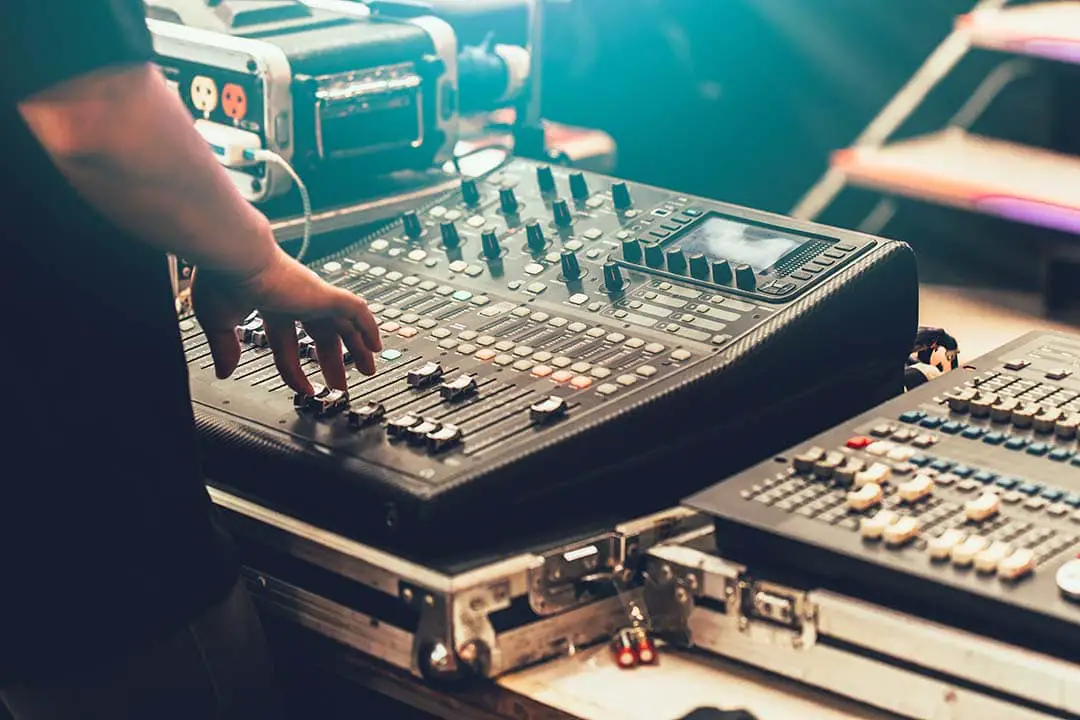 Best Dj Tables Of 21 With All The Space You Require Audio Mav