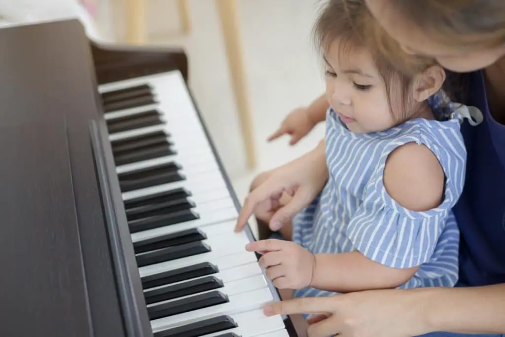 Best tips for teaching your kids to play piano