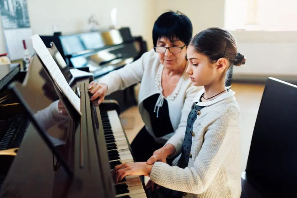 The best pianos for kids between 6 and 12 years