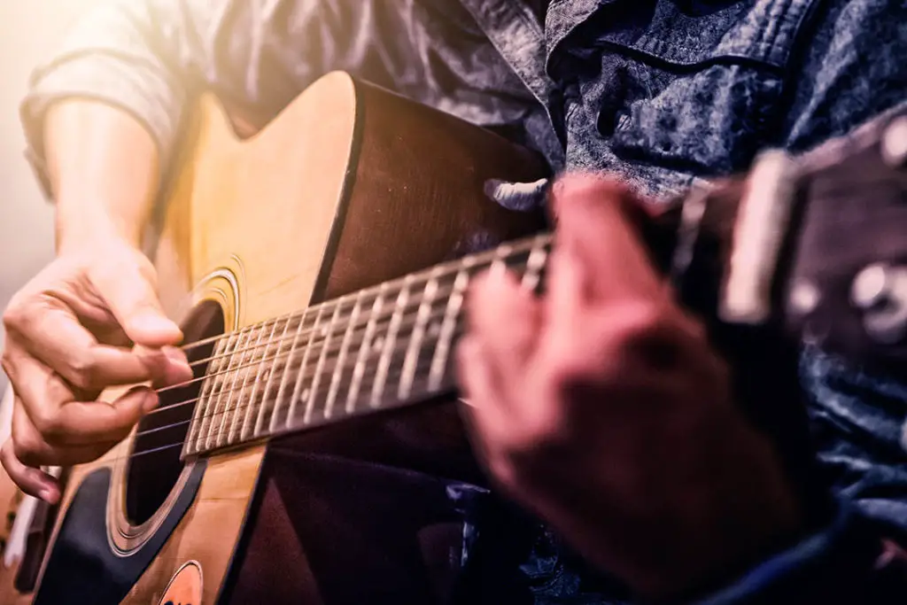 How Much Does It Cost to Restring a Guitar? Audio MAV