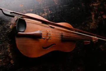 Shipping a Violin from the US to the UK FedEx or UPS